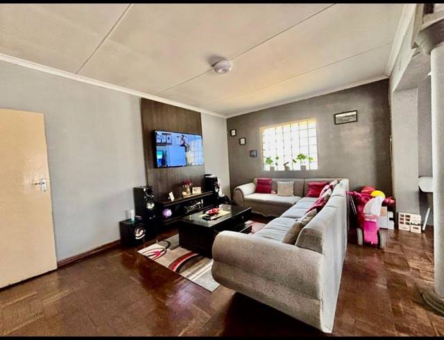 3 BEDROOM HOUSE FOR SALE IN VANDERBIJLPARK CW 5